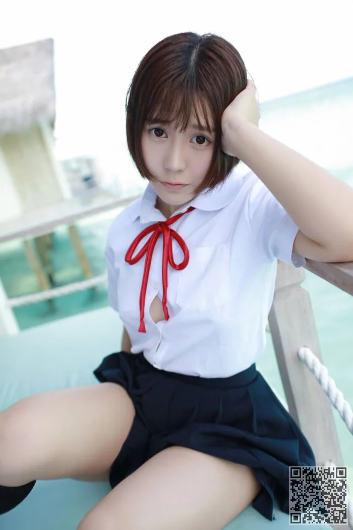 学生妹妹艾莉湿白衬衫乳房美容是可见的、学生妹、湿身、美乳、艾莉