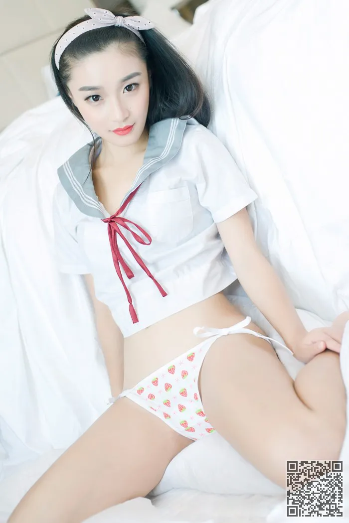 甜蜜的年轻模型愉快和浪漫梦想真空统一的梦遗、制服、嫩模、绮梦
