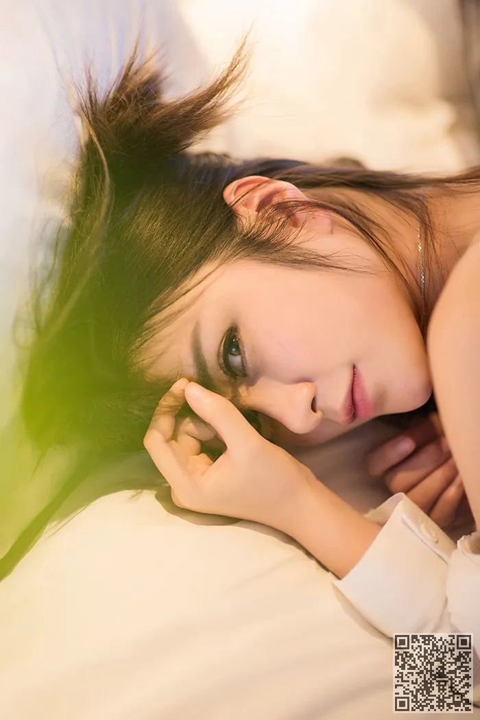 眼睛漂亮的女孩李七喜衬衫连裤袜吸够了、少女、李七喜、连裤袜