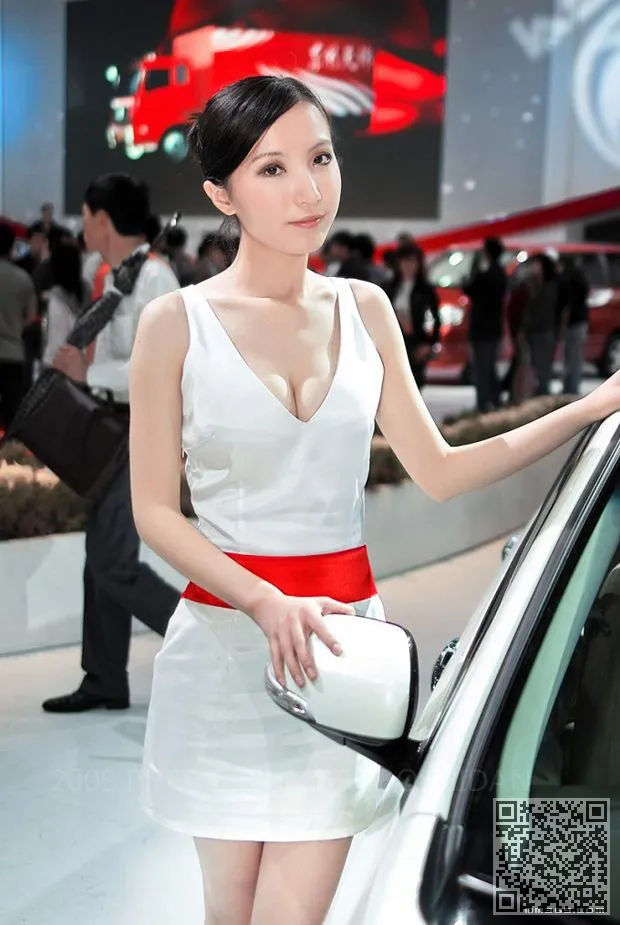 惊人的模型在袭击中最美丽的风景、惊艳车模、美图
