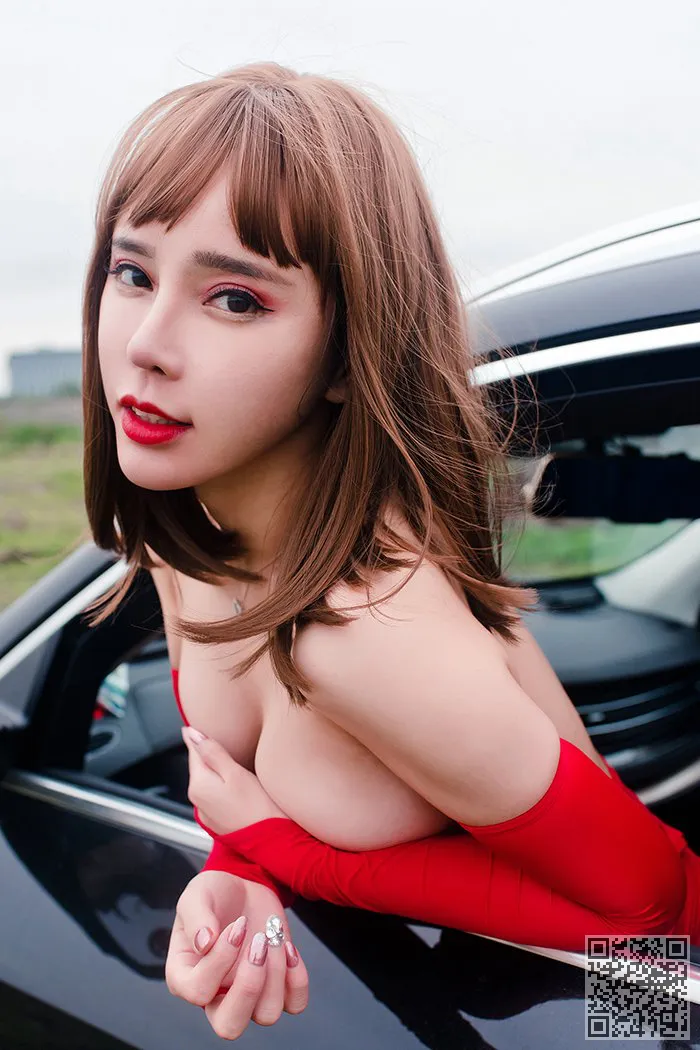 妖艳的媒人YiXiaoQing贪婪的呼吸、红娘、艾小青、风骚